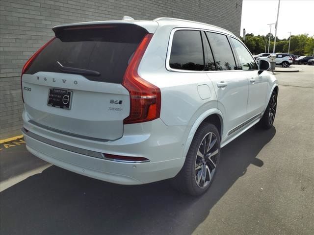 2024 Volvo XC90 Plus Bright Theme