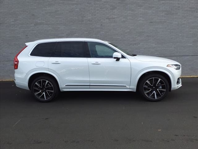 2024 Volvo XC90 Plus Bright Theme