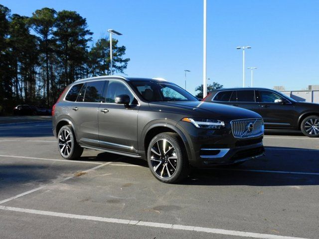 2024 Volvo XC90 Plus Bright Theme