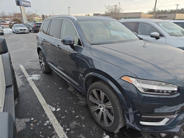 2024 Volvo XC90 Plus Bright Theme