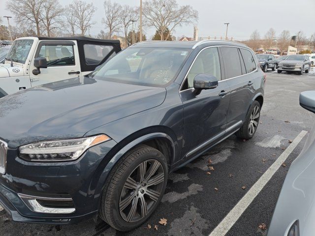 2024 Volvo XC90 Plus Bright Theme