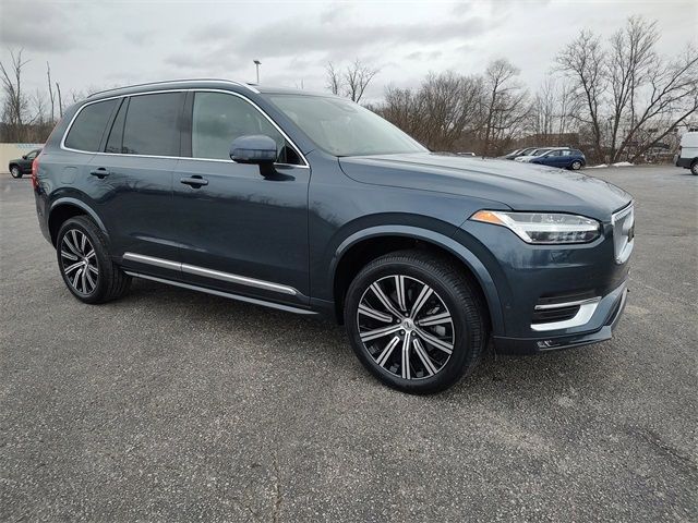 2024 Volvo XC90 Plus Bright Theme