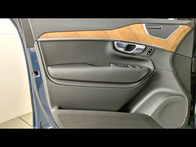 2024 Volvo XC90 Plus Bright Theme