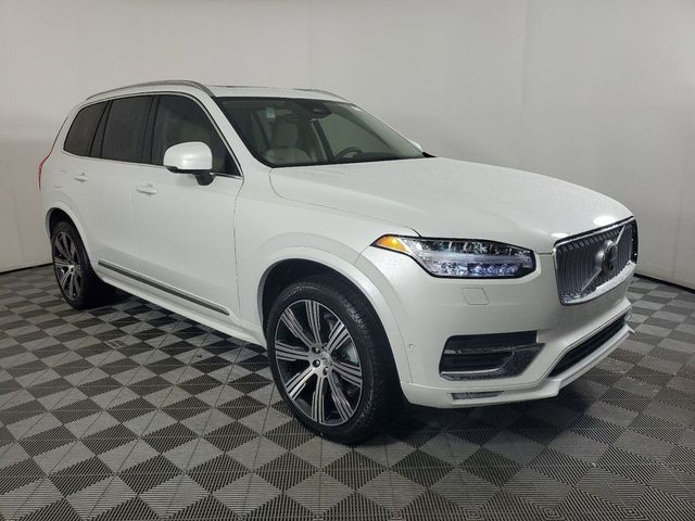 2024 Volvo XC90 Plus Bright Theme