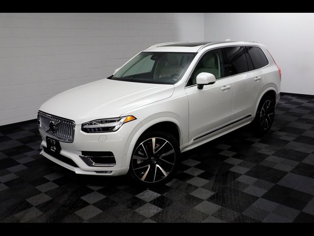 2024 Volvo XC90 Plus Bright Theme