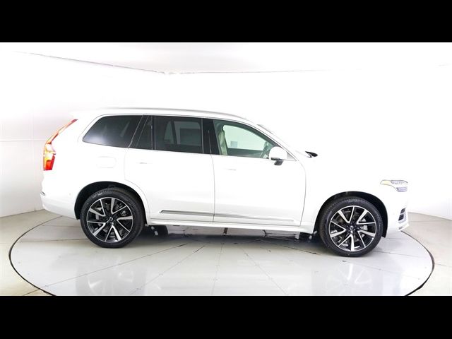 2024 Volvo XC90 Plus Bright Theme