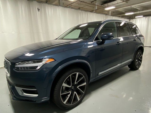 2024 Volvo XC90 Plus Bright Theme