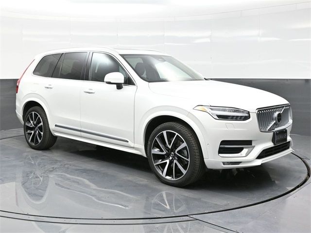 2024 Volvo XC90 Plus Bright Theme