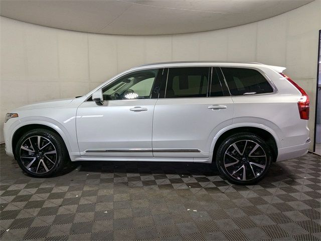 2024 Volvo XC90 Plus Bright Theme