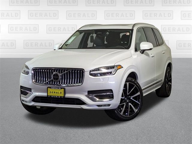 2024 Volvo XC90 Plus Bright Theme