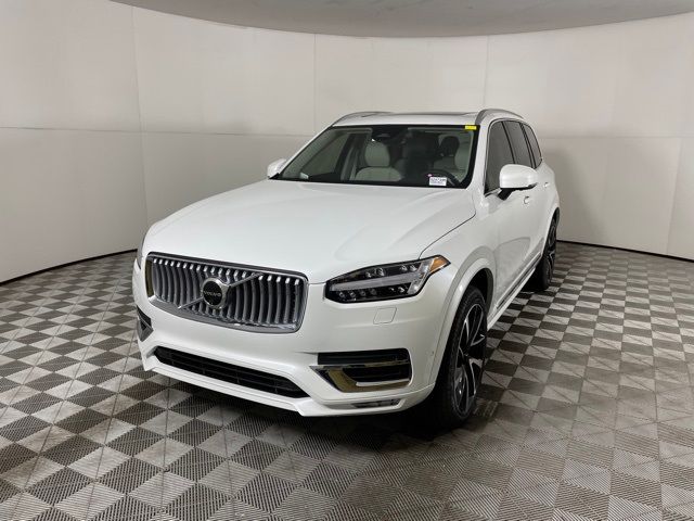 2024 Volvo XC90 Plus Bright Theme