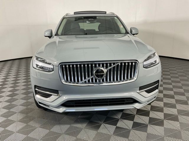 2024 Volvo XC90 Plus Bright Theme