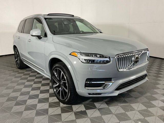 2024 Volvo XC90 Plus Bright Theme