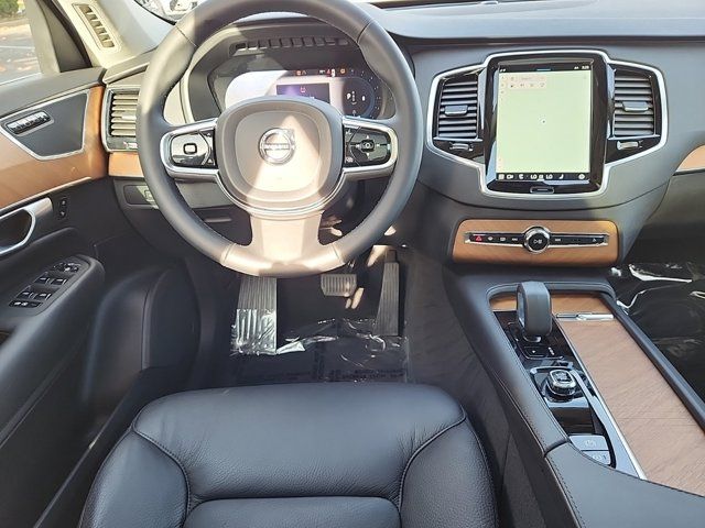 2024 Volvo XC90 Plus Bright Theme