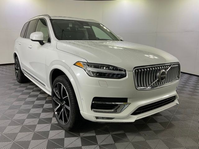 2024 Volvo XC90 Plus Bright Theme