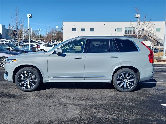 2024 Volvo XC90 Plus Bright Theme