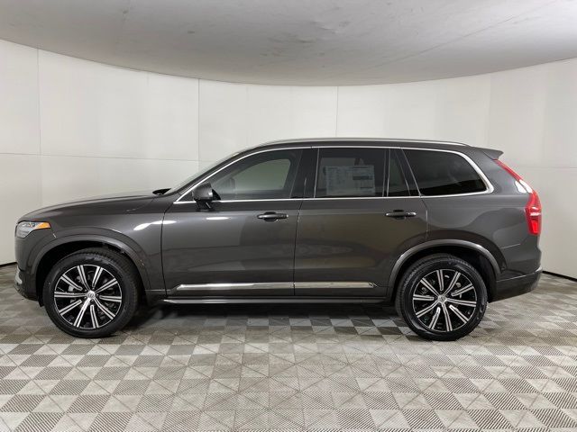 2024 Volvo XC90 Plus Bright Theme