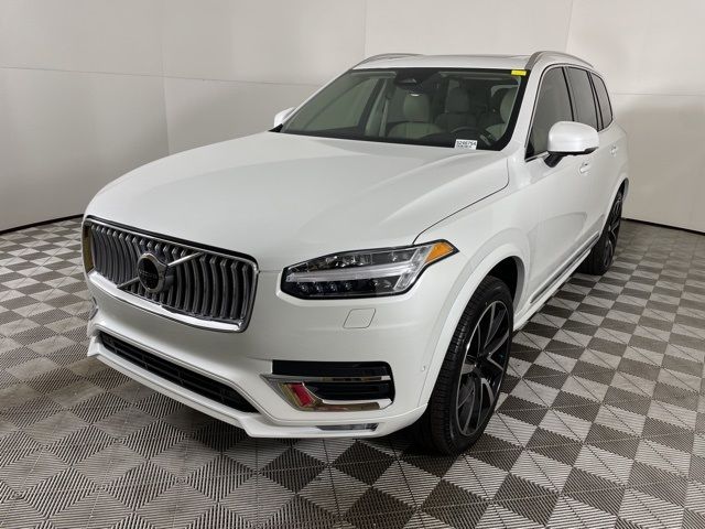 2024 Volvo XC90 Plus Bright Theme