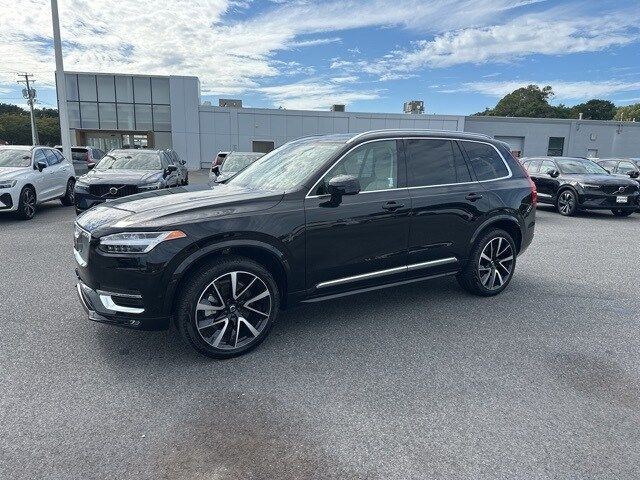 2024 Volvo XC90 Plus Bright Theme