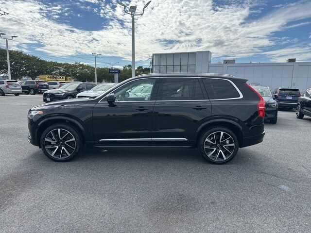 2024 Volvo XC90 Plus Bright Theme