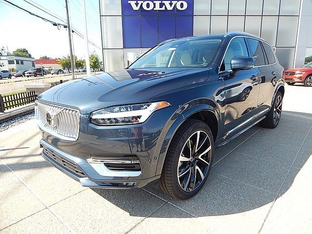 2024 Volvo XC90 Plus Bright Theme