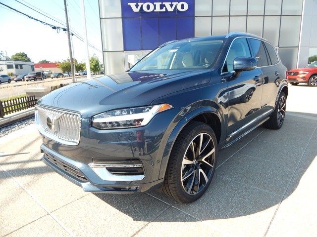 2024 Volvo XC90 Plus Bright Theme