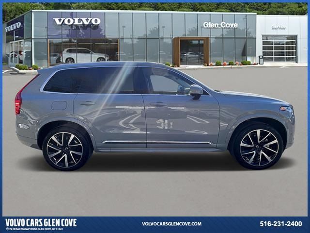 2024 Volvo XC90 Plus Bright Theme