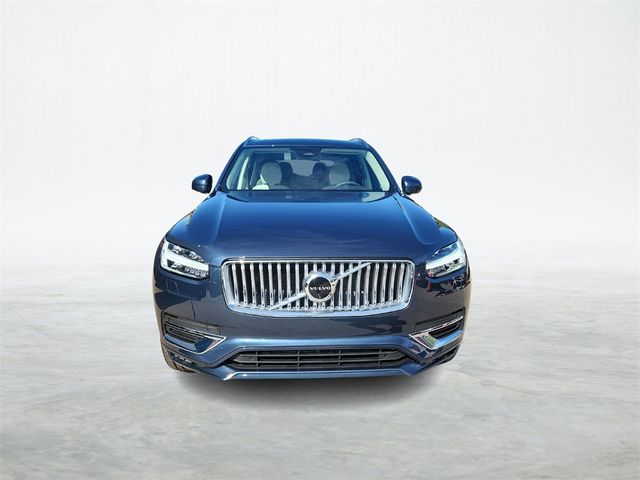 2024 Volvo XC90 Plus Bright Theme