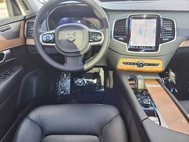 2024 Volvo XC90 Plus Bright Theme