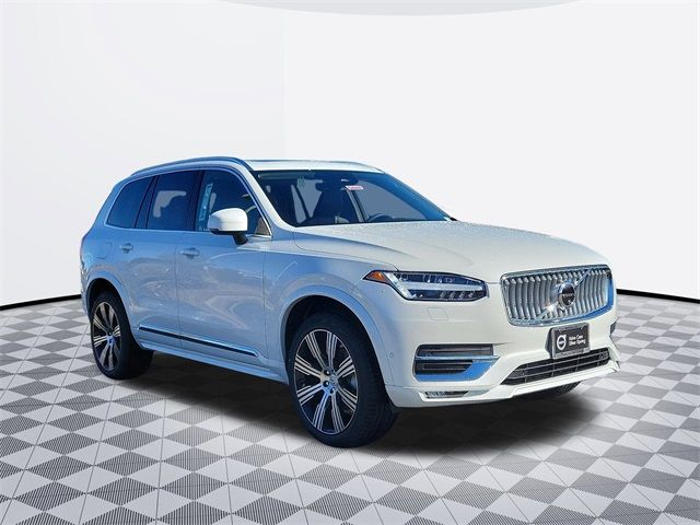 2024 Volvo XC90 Plus Bright Theme