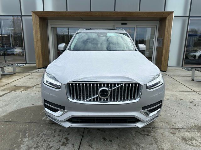 2024 Volvo XC90 Plus Bright Theme