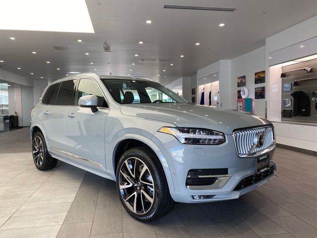 2024 Volvo XC90 Plus Bright Theme