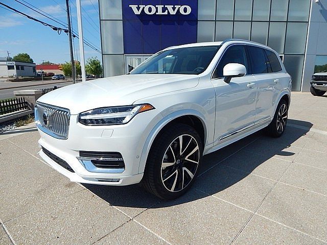 2024 Volvo XC90 Plus Bright Theme