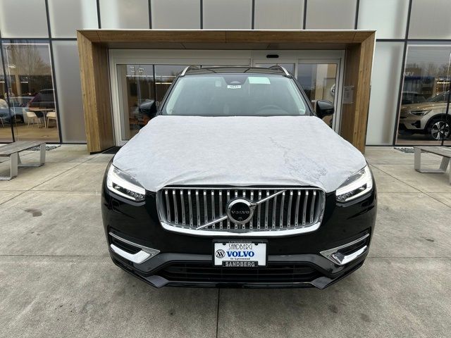 2024 Volvo XC90 Plus Bright Theme