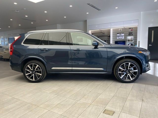 2024 Volvo XC90 Plus Bright Theme