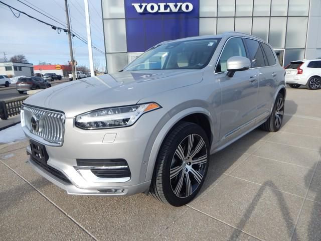 2024 Volvo XC90 Plus Bright Theme