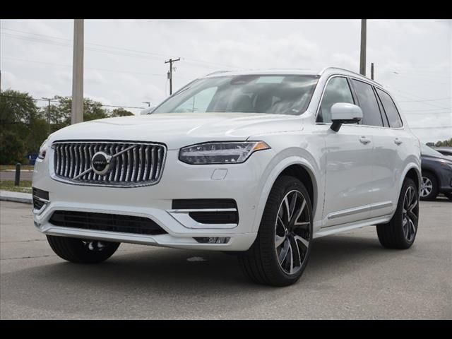 2024 Volvo XC90 Plus Bright Theme