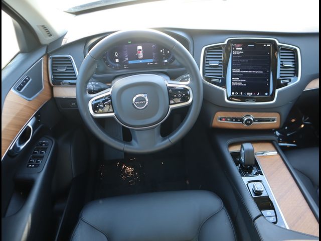 2024 Volvo XC90 Plus Bright Theme