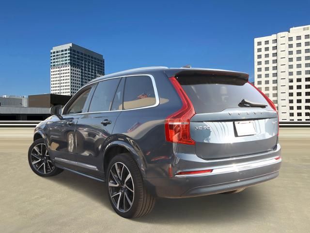 2024 Volvo XC90 Plus Bright Theme