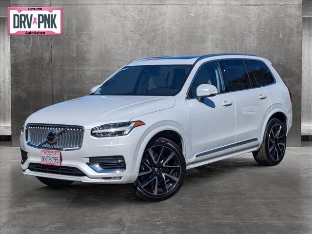 2024 Volvo XC90 Plus Bright Theme