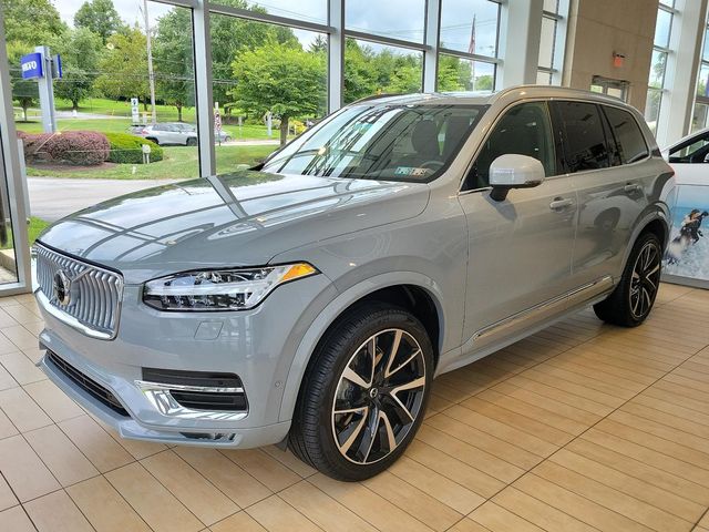 2024 Volvo XC90 Plus Bright Theme