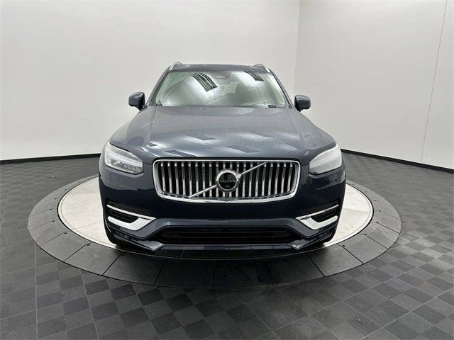 2024 Volvo XC90 Plus Bright Theme