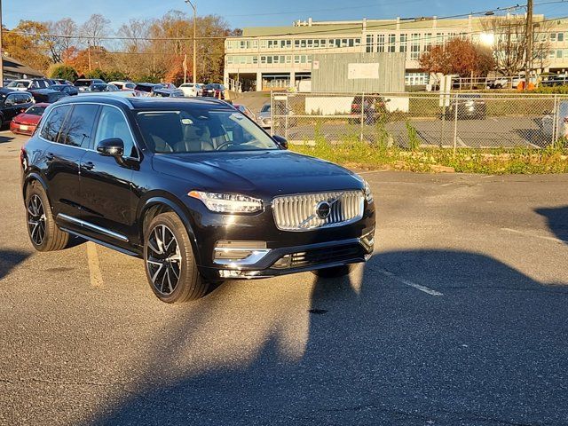 2024 Volvo XC90 Plus Bright Theme