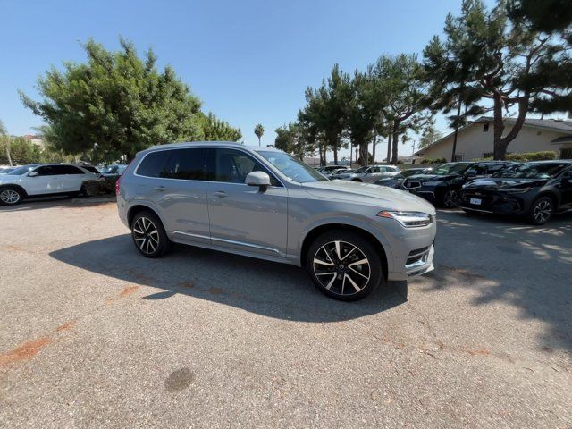 2024 Volvo XC90 Plus Bright Theme