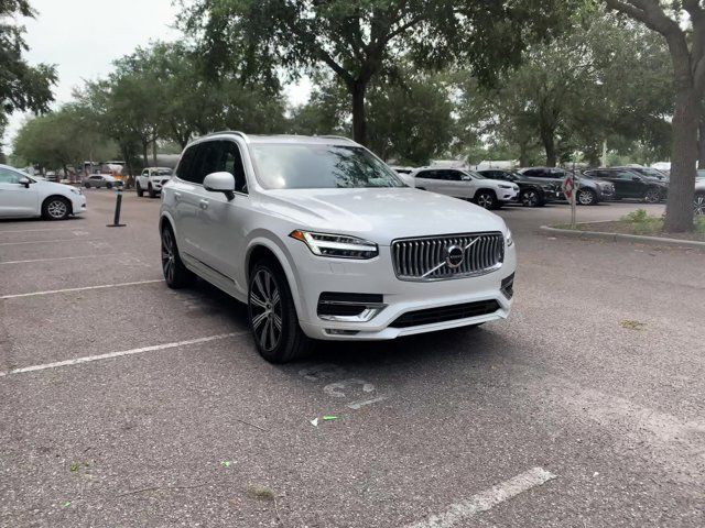 2024 Volvo XC90 Plus Bright Theme