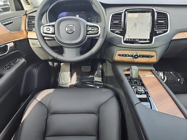 2024 Volvo XC90 Plus Bright Theme