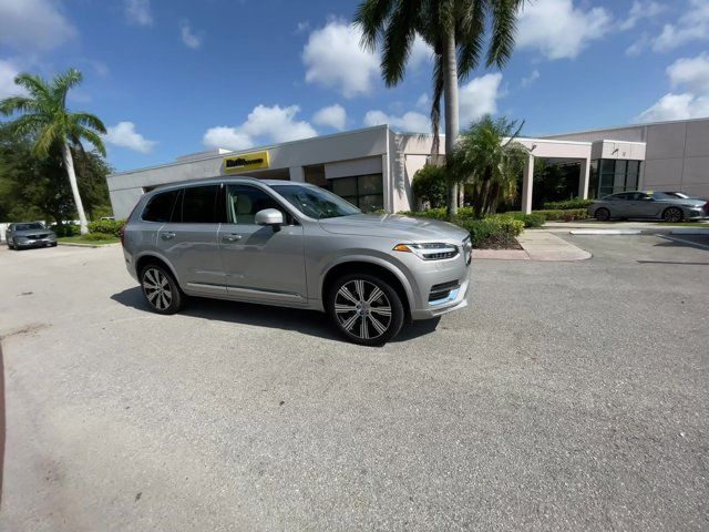 2024 Volvo XC90 Plus Bright Theme