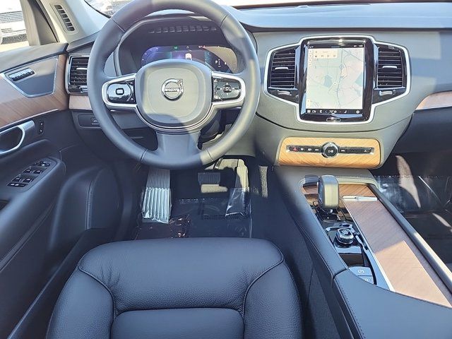 2024 Volvo XC90 Plus Bright Theme