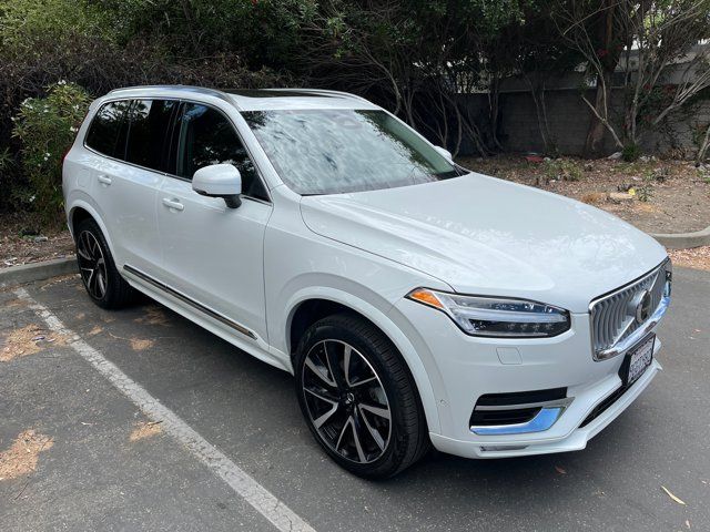 2024 Volvo XC90 Plus Bright Theme