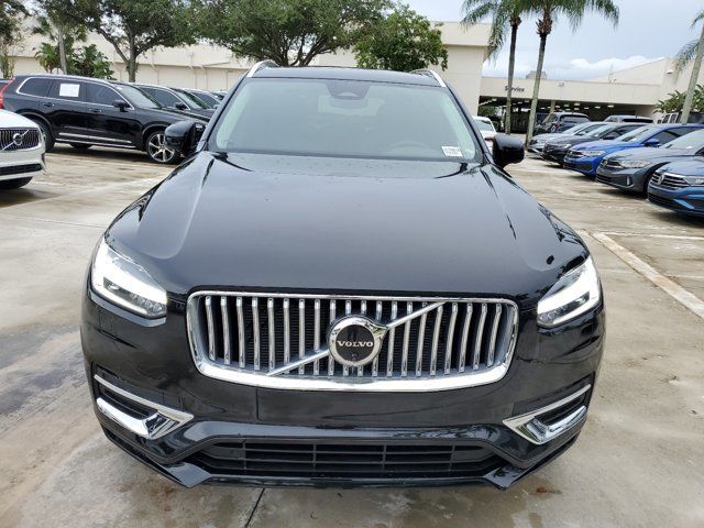 2024 Volvo XC90 Plus Bright Theme